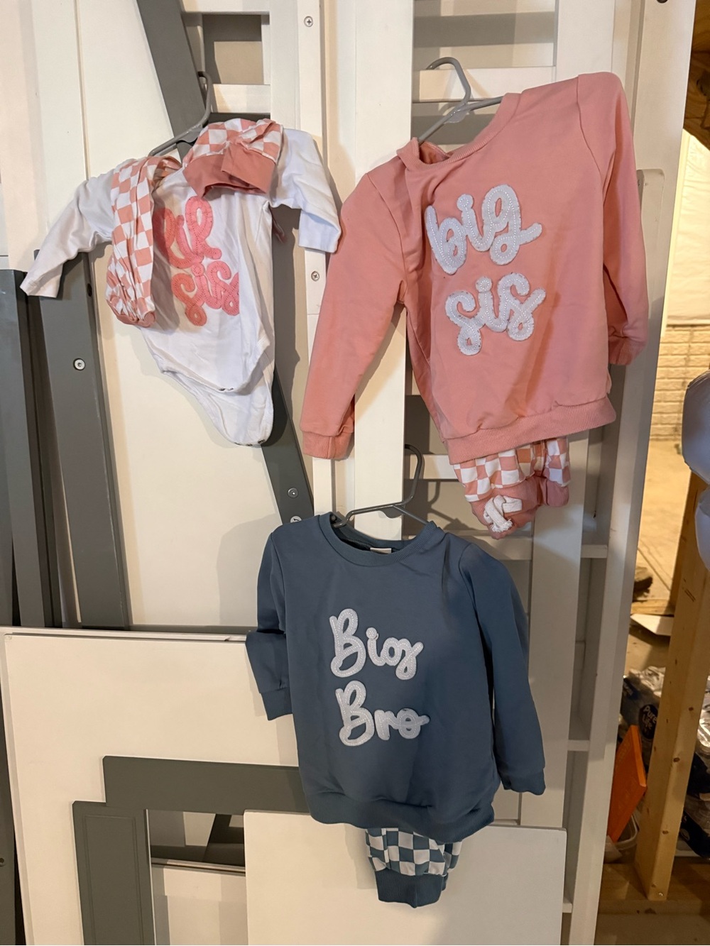 Matching Sibling Outfits for Family Pictures